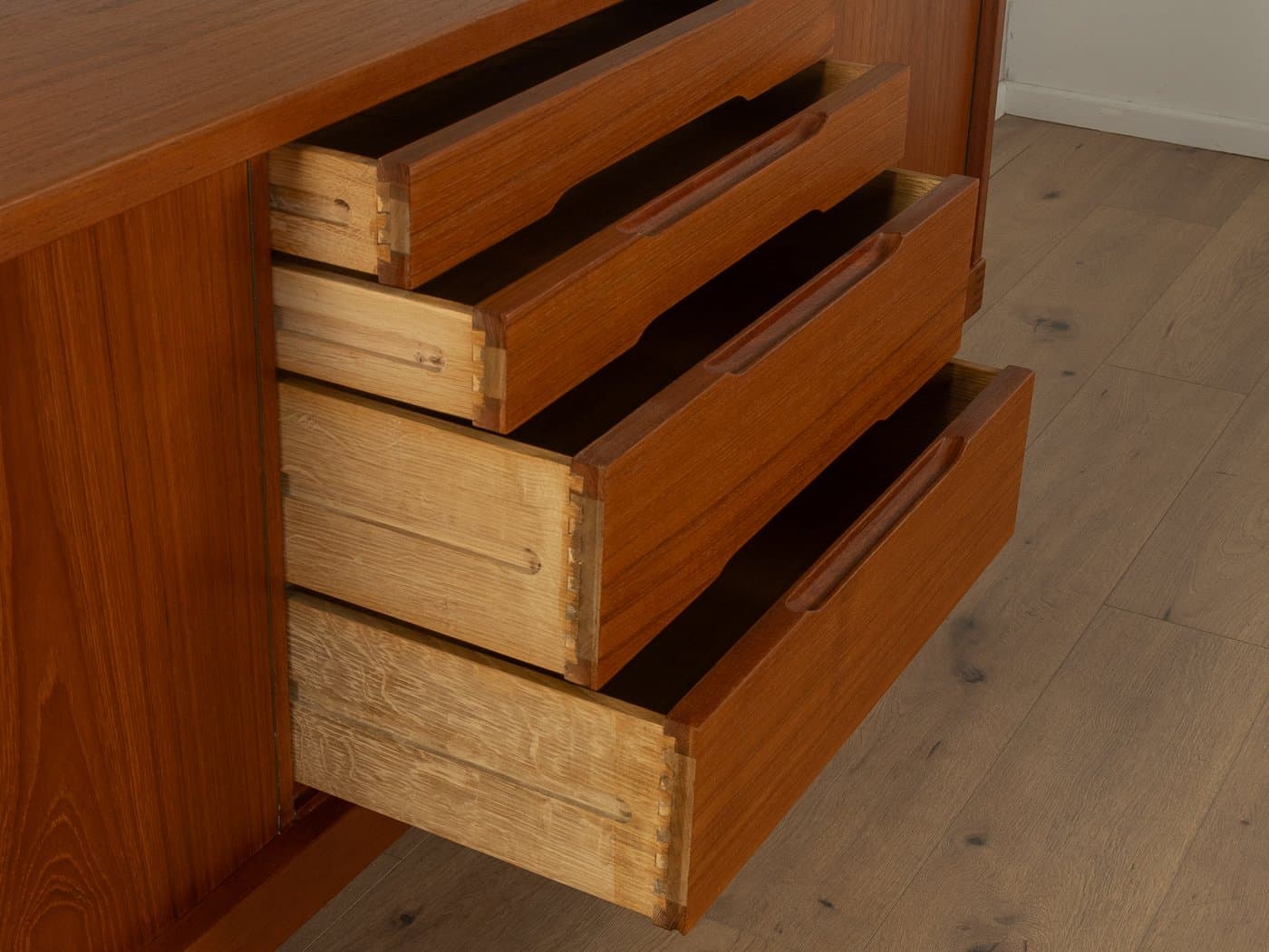 Sideboard, teak brązowy, proj. H. Kjaernulf, Dania, lata 60. - 278922