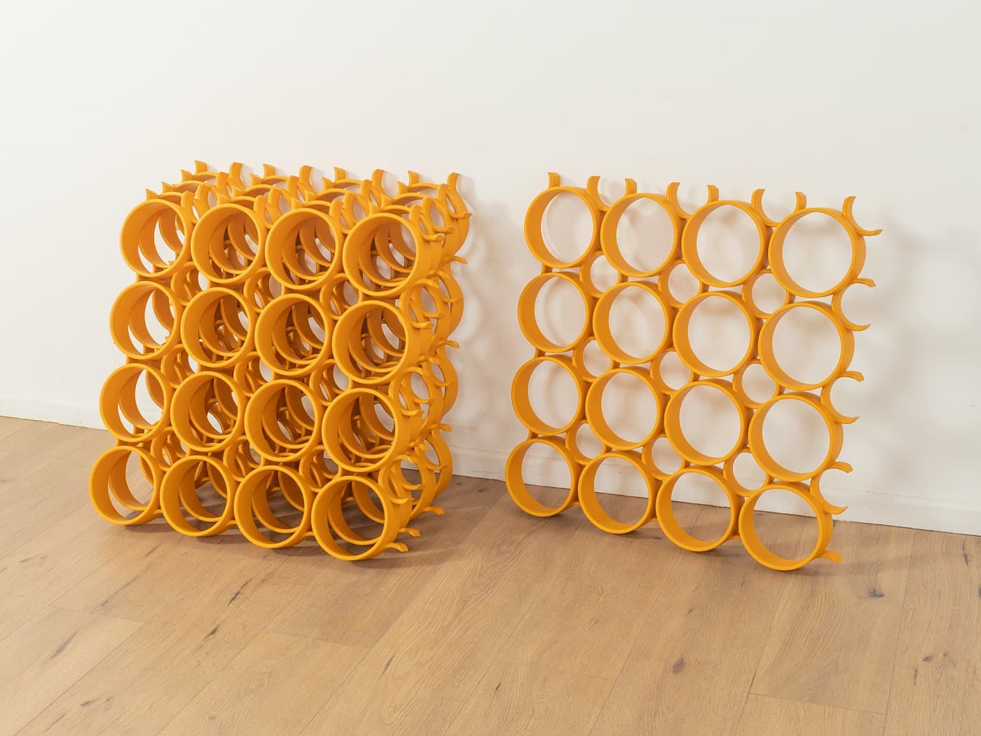 Zestaw pięciu paneli ściennych Space Age, plastik żółty, Szwajcaria, lata 70. - 278833