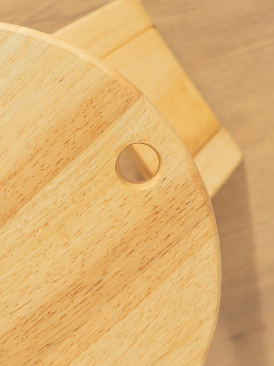 Zestaw czterech stołków składanych, buk beżowy, proj. R. Tallon, Francja, lata 70. - 278807