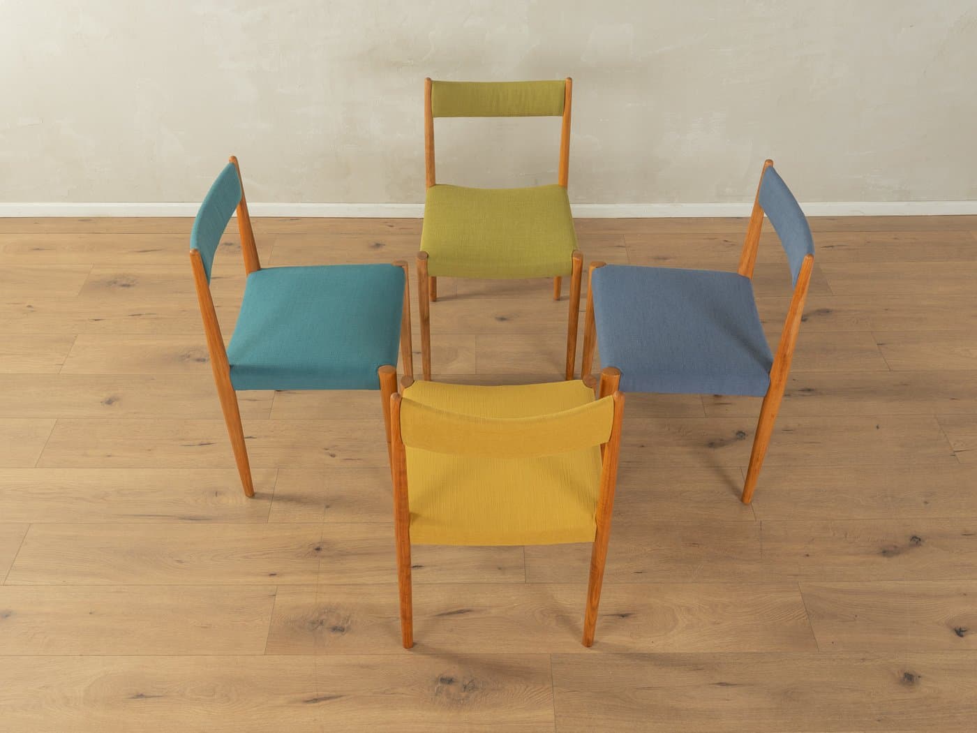 Zestaw czterech krzeseł jadalnianych, multikolor, czereśnia, tkanina, Niemcy, lata 60. - 278665