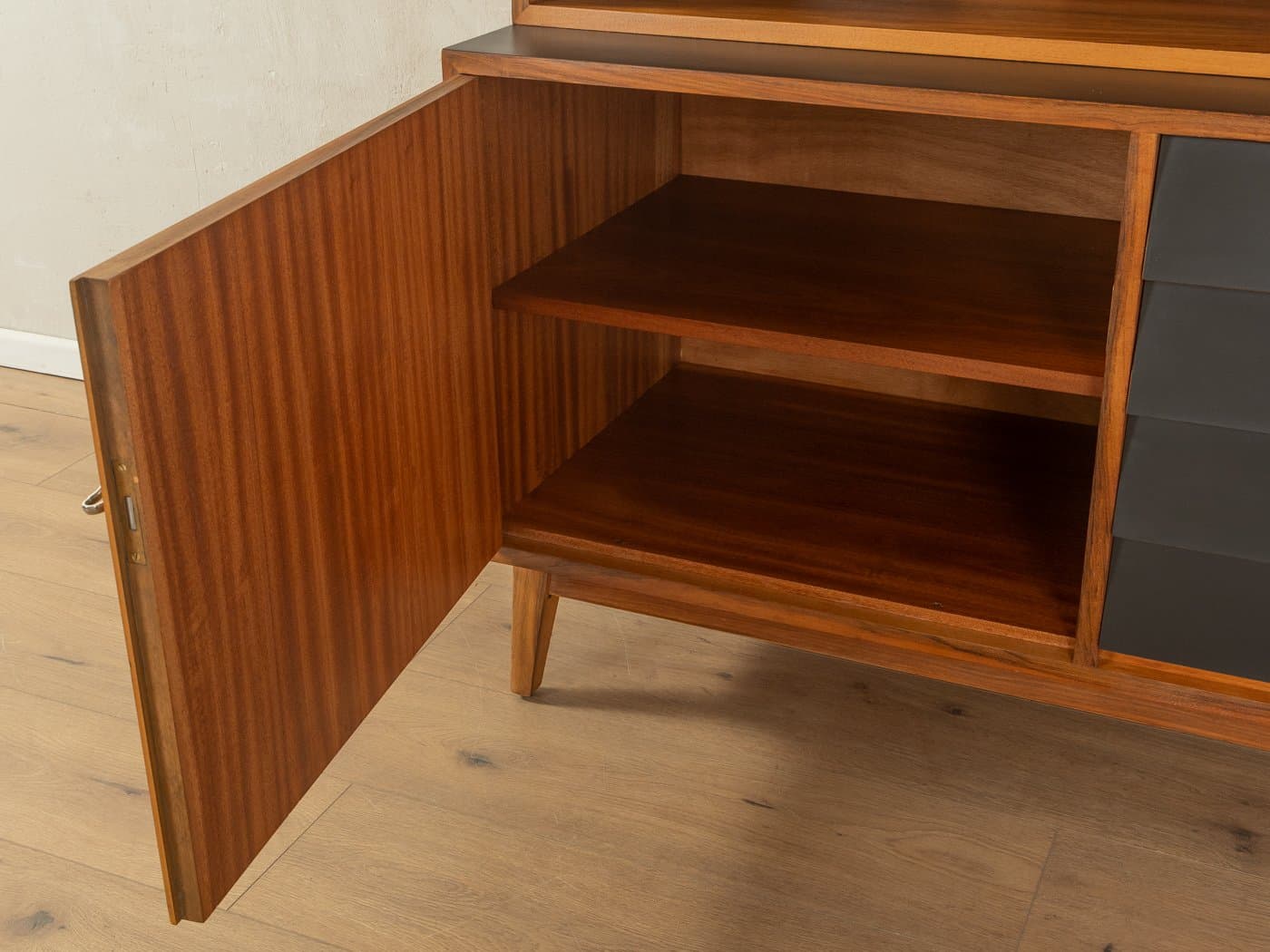 Komoda, brązowy orzech, czarne fronty, Niemcy, lata 50. - 278455