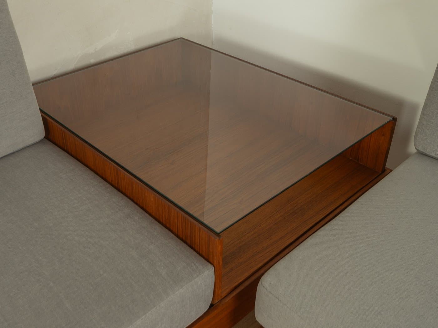 Zestaw dwóch sof, styl skandynawski, tkanina jasnoszara, teak brązowy, Niemcy, lata 60. - 278413