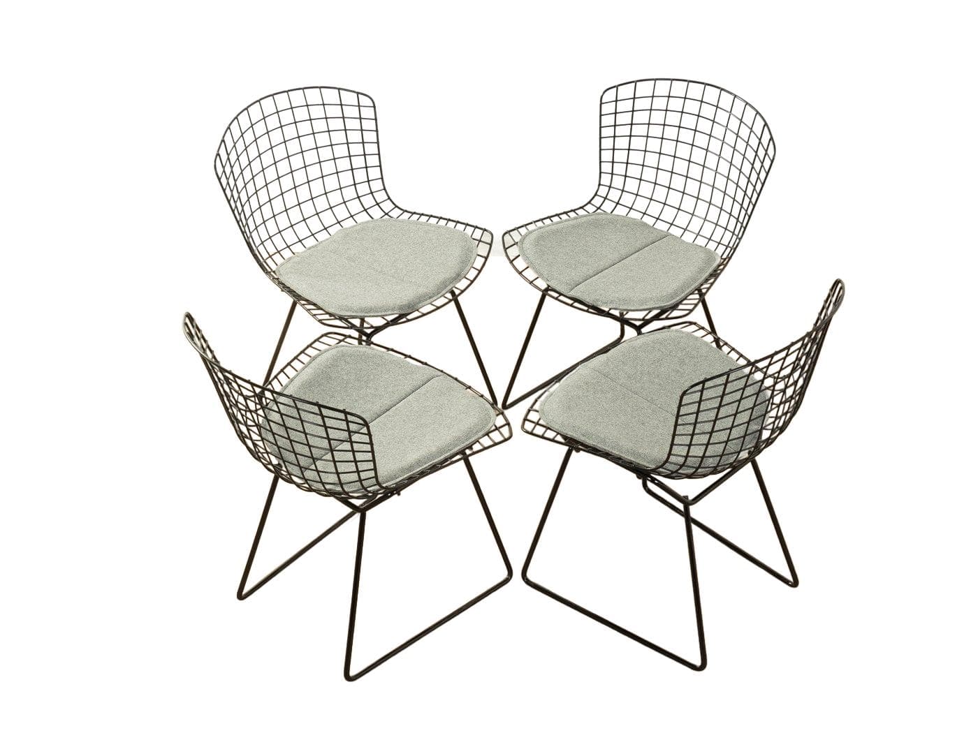 Zestaw czterech krzeseł Model 420 Bertoia, metal czarny, Knoll, USA, lata 40.