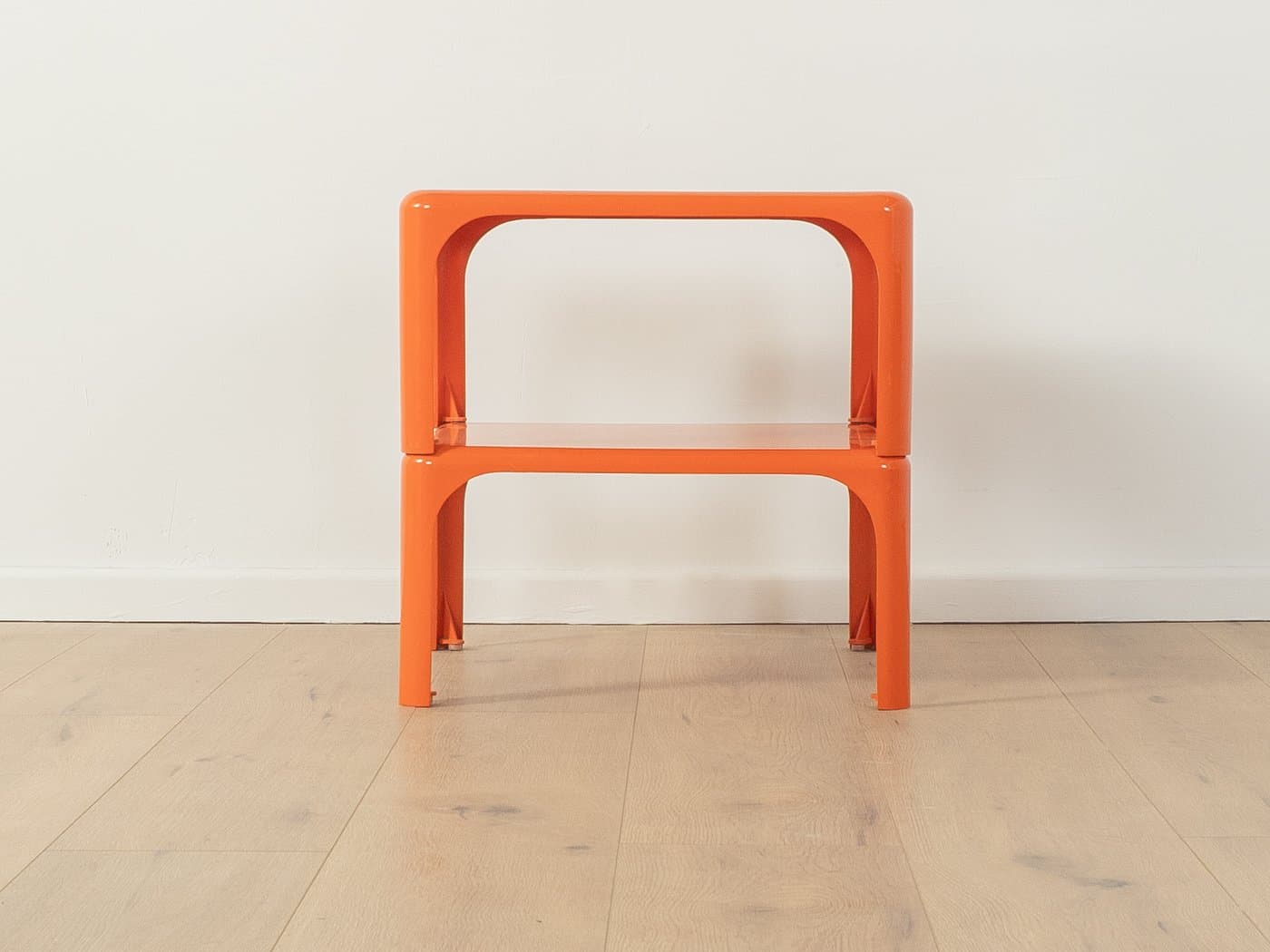 Zestaw dwóch stolików bocznych Demetrio 45, pomarańczowy, plastik, proj. V. Magistretti, Artemide, Włochy, lata 60. - 278260