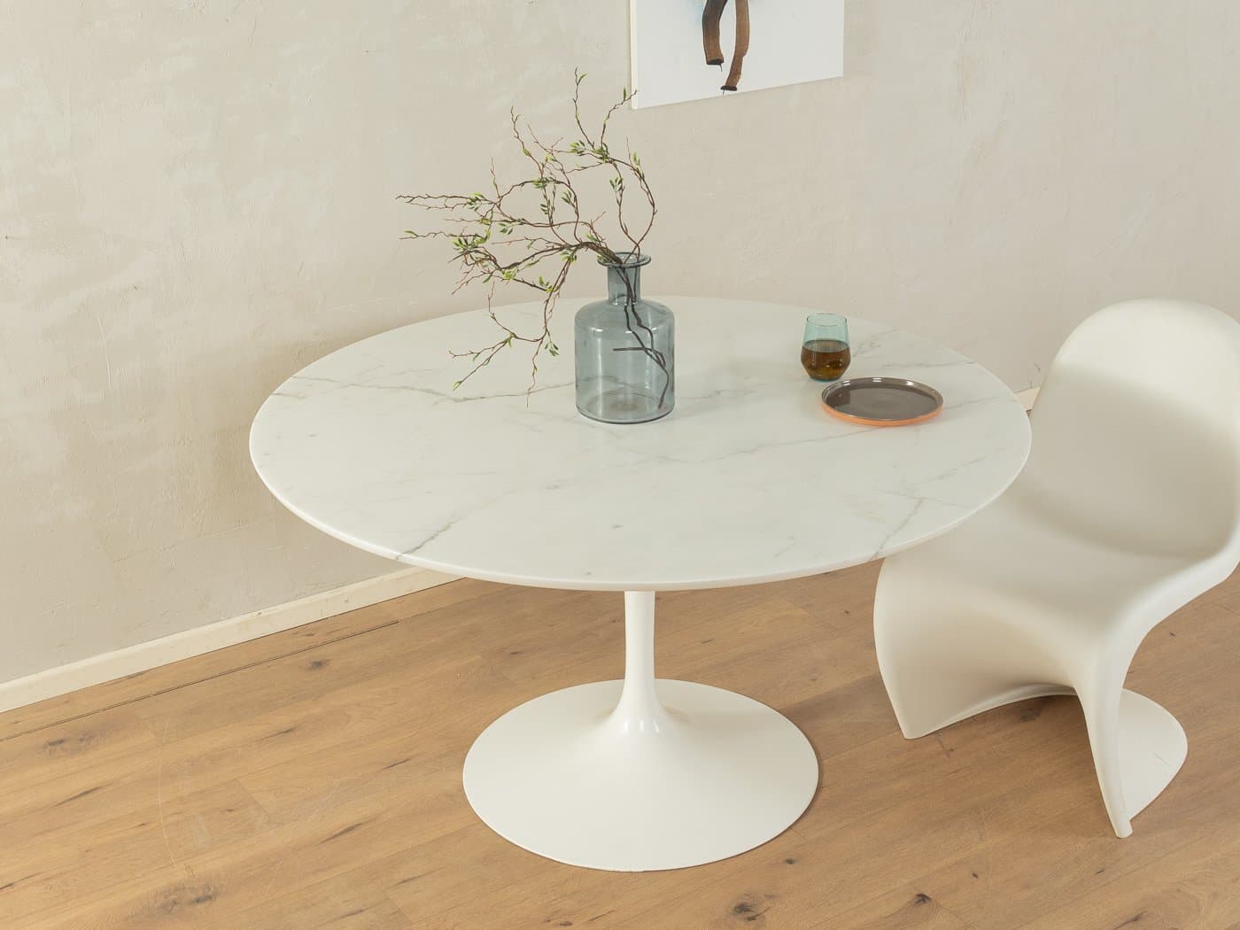 Dining Table Tulip, white marble, white metal, by E. Saarinen, Knoll, Germany, 1960s. - 279719