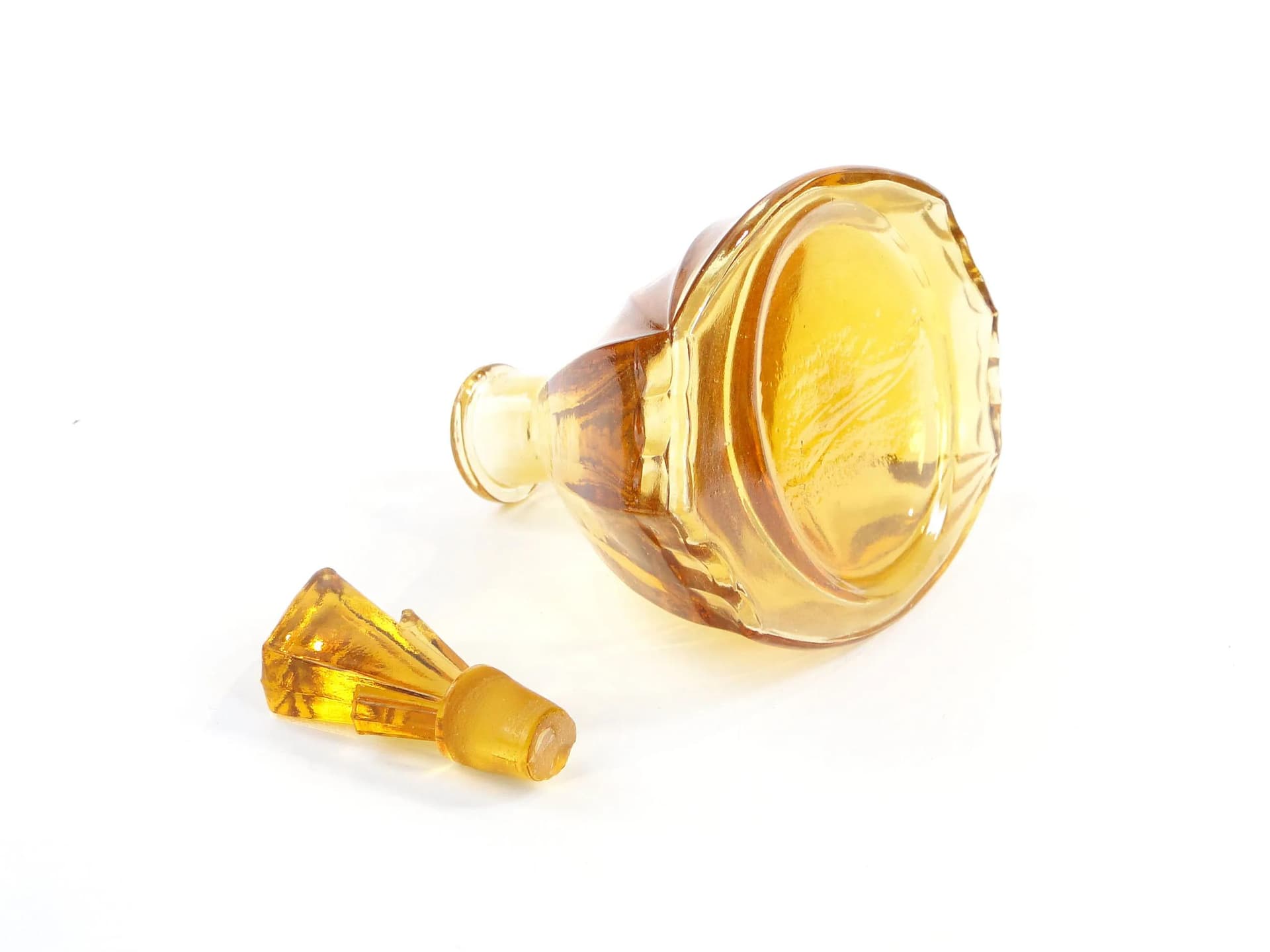 Karafka Art Deco, złoty, szkło, Polska, lata 20. - 20649