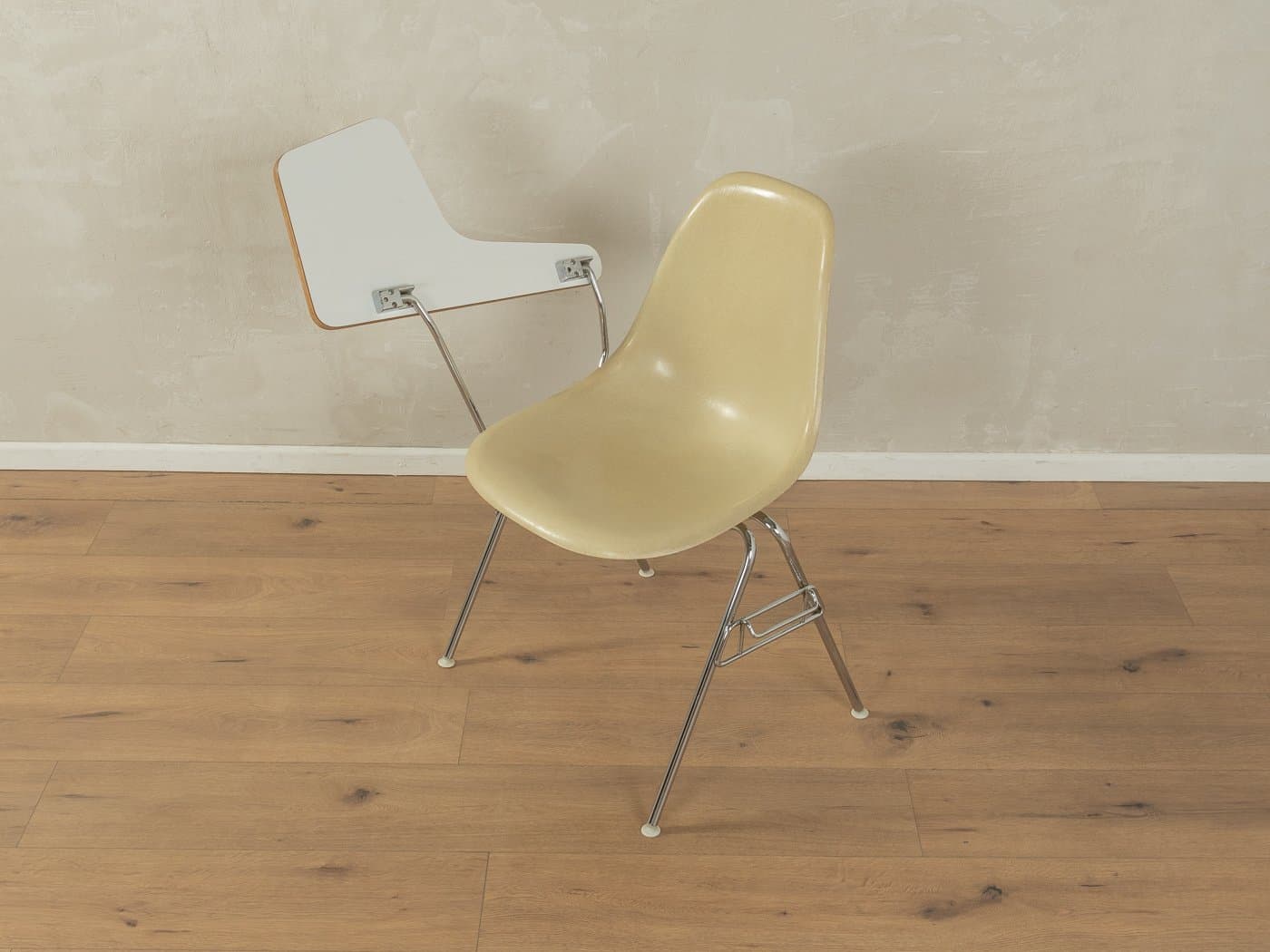 Krzesło DSS-TA, włókno szklane żółty, stal nierdzewna srebrny, proj. C. & R. Eames, Herman Miller, USA, lata 60. - 282893