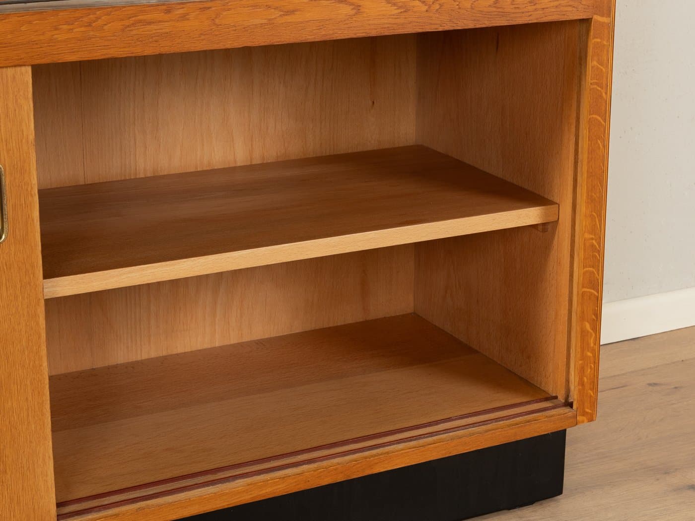 Witryna, orzech brązowy, Niemcy, lata 50. - 282758