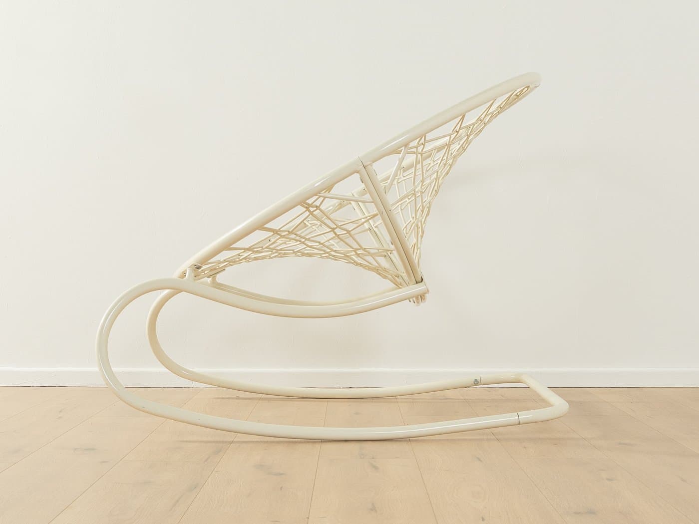 Fotel bujany Axvall, metal biały, proj. N. Gammelgaard, Ikea, Szwecja - 282737