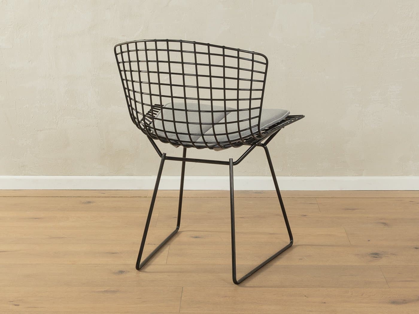 Krzesło Model 420 Bertoia, metal czarny, proj. H. Bertoia, Knoll, USA, lata 40. - 283391