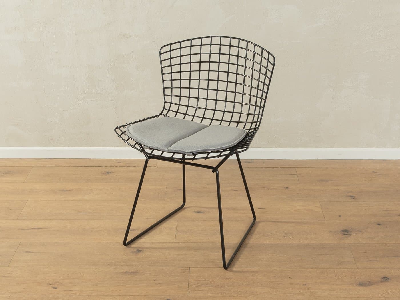 Krzesło Model 420 Bertoia, metal czarny, proj. H. Bertoia, Knoll, USA, lata 40. - 283394