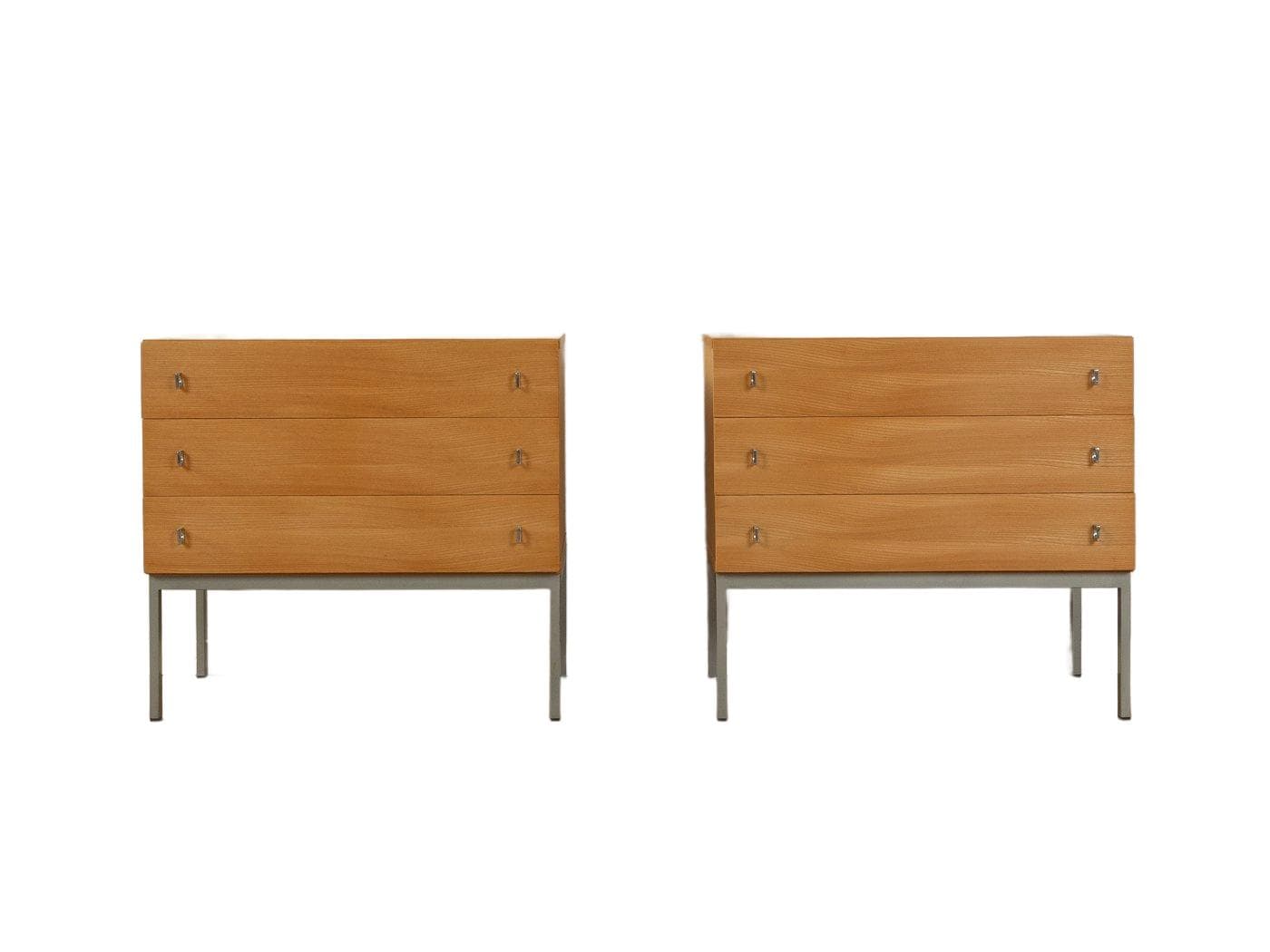 Zestaw dwóch stolików nocnych, jesion brązowy, stal szczotkowana szara, Niemcy, lata 60.