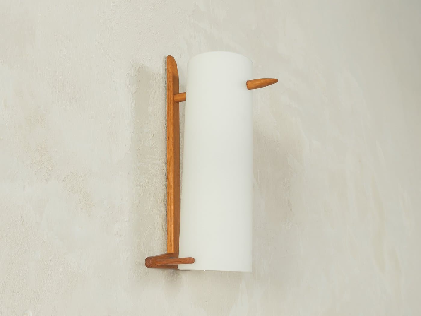 Kinkiet, matowe szkło białe, teak brązowy, proj. U. & Ö. Kristiansson, Luxus, Szwecja, lata 60. - 283245