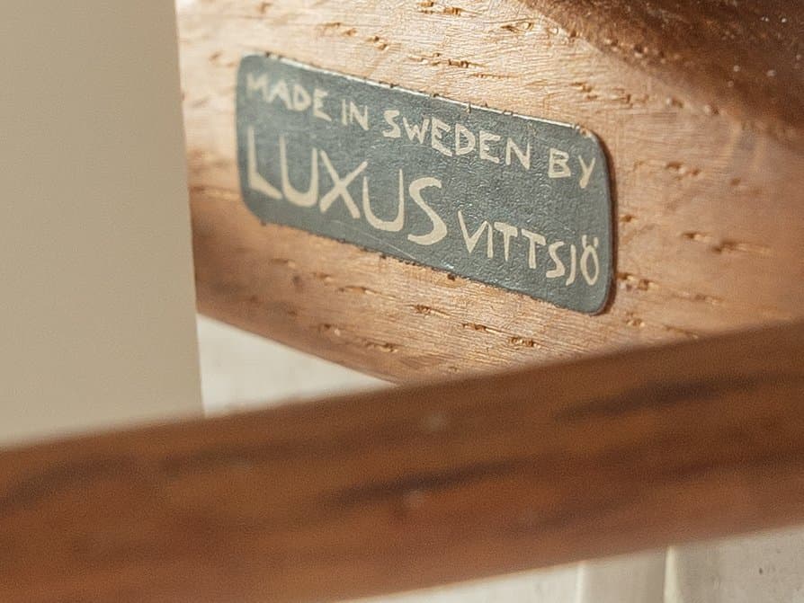 Kinkiet, matowe szkło białe, teak brązowy, proj. U. & Ö. Kristiansson, Luxus, Szwecja, lata 60. - 283249