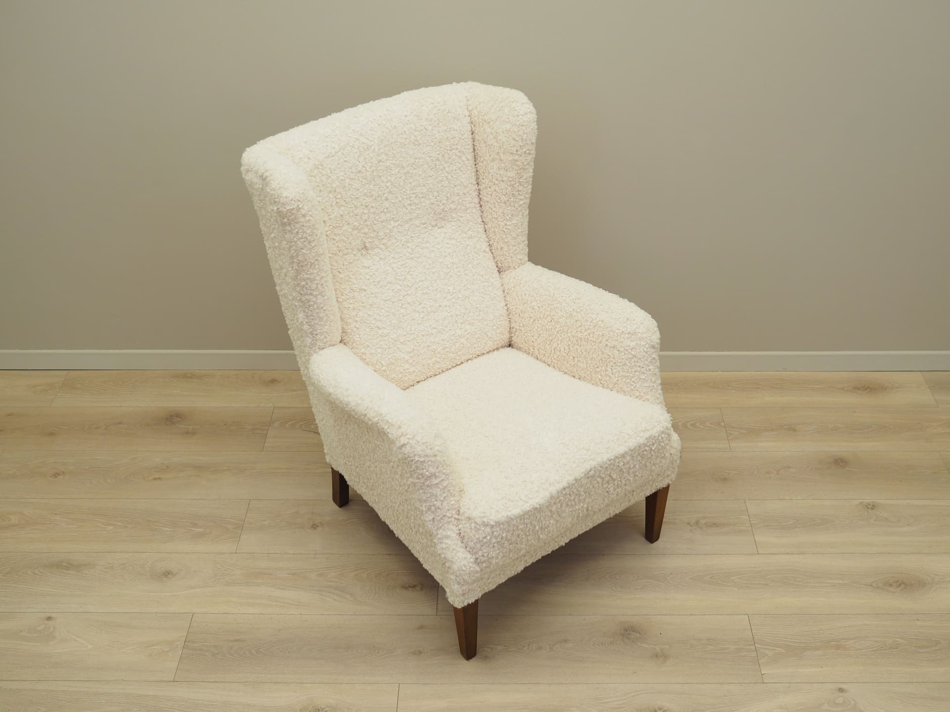 Lounge armchair, ivory white, beech, Denmark, 1960s. - 73567