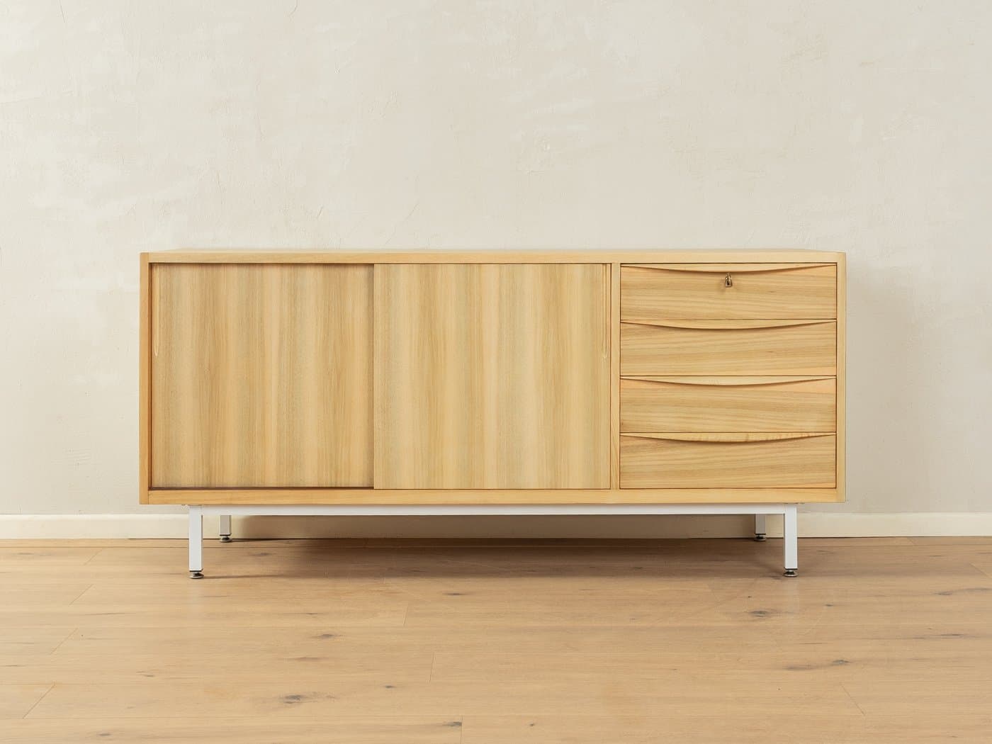 Sideboard skandynawski, orzech, stal biała, Niemcy, lata 50. - 283150
