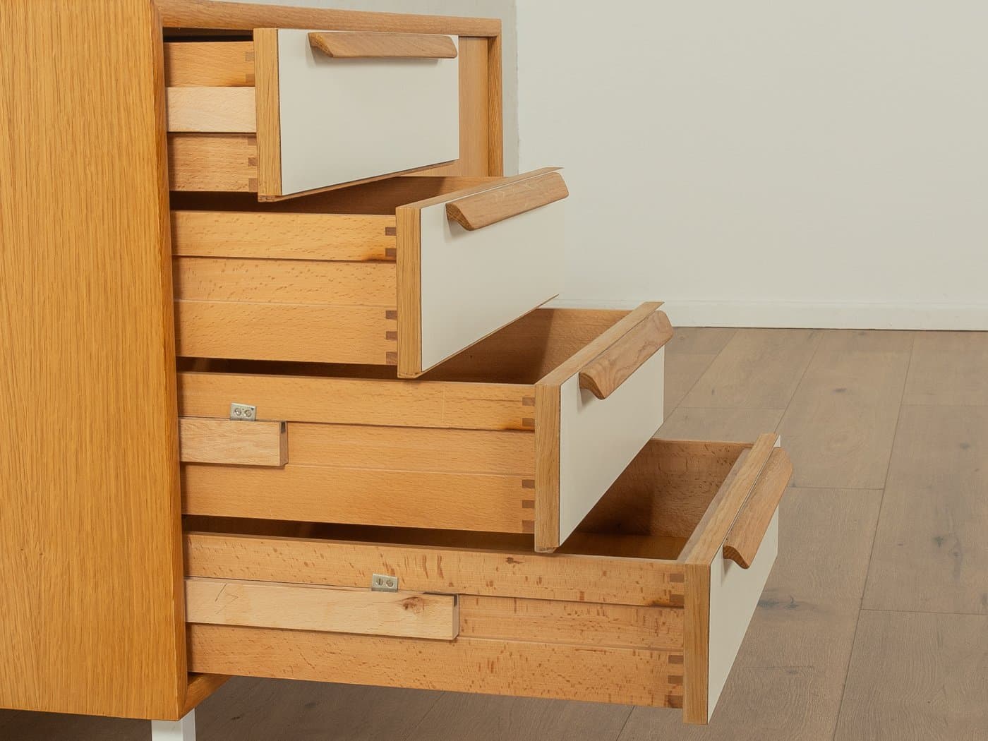 Komoda, beżowy dąb, formika kremowobiała, stal biała, Niemcy, lata 60. - 283104