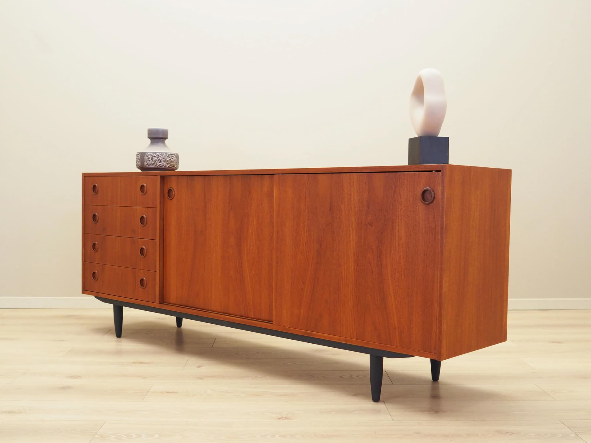 Sideboard, teak pomarańczowy, Dania, lata 70. - 20849