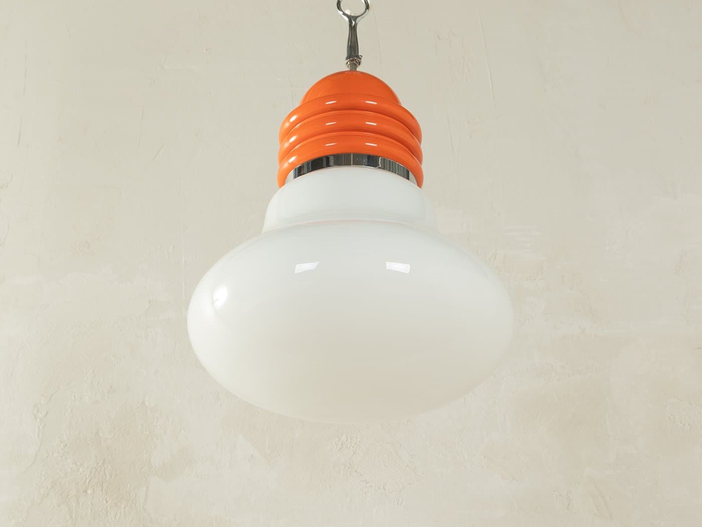 Lampa wisząca Arianna, szkło białe, metal pomarańczowy, proj. P. Brombin, Artemide, Niemcy, lata 70. - 286950