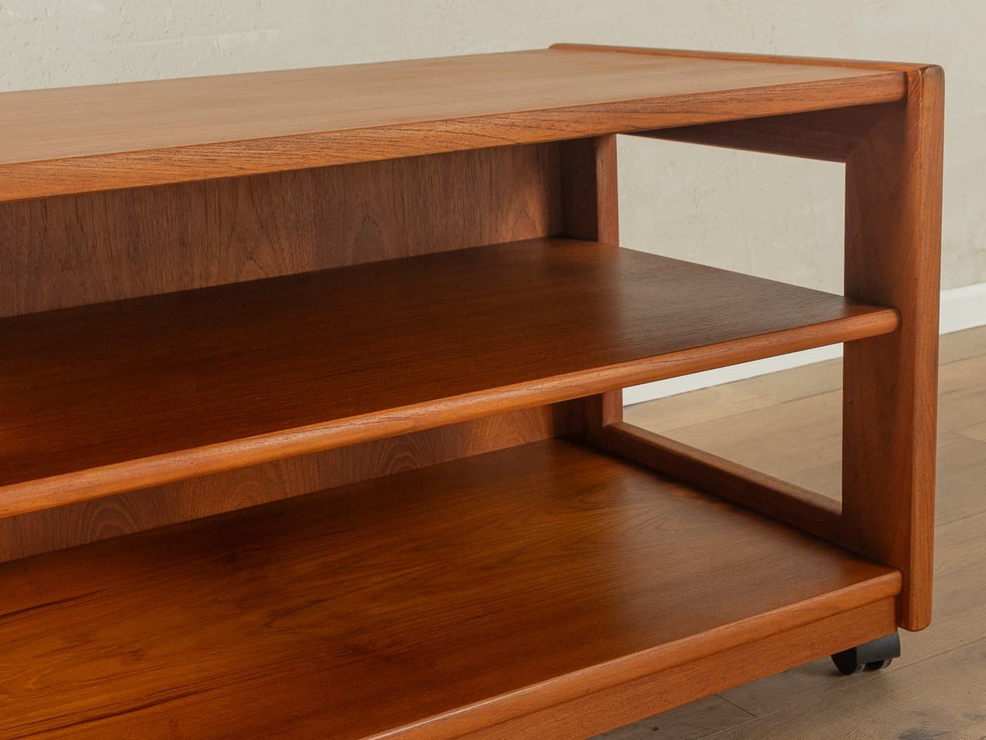 Stolik pomocniczy na kółkach, teak brązowy, Dania, lata 60. - 286799