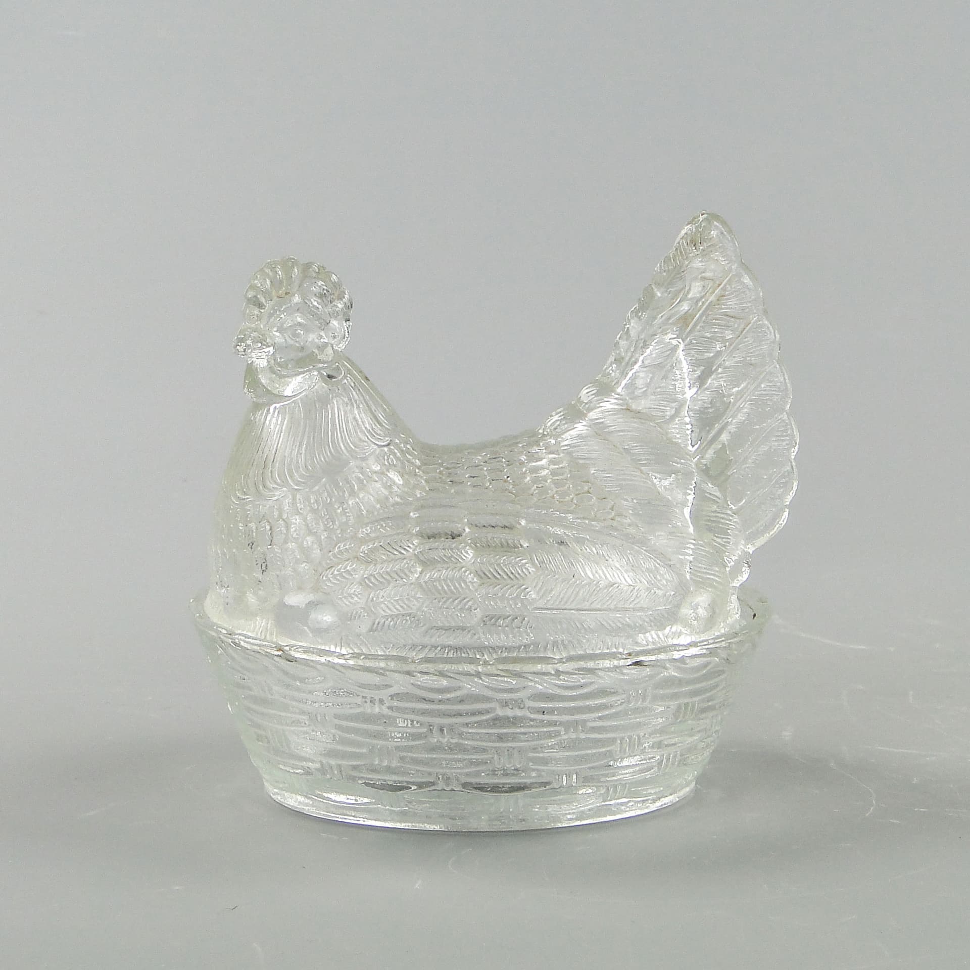 Bomboniera kura, szkło transparent, Ząbkowice, Polska, lata 70. - 2204