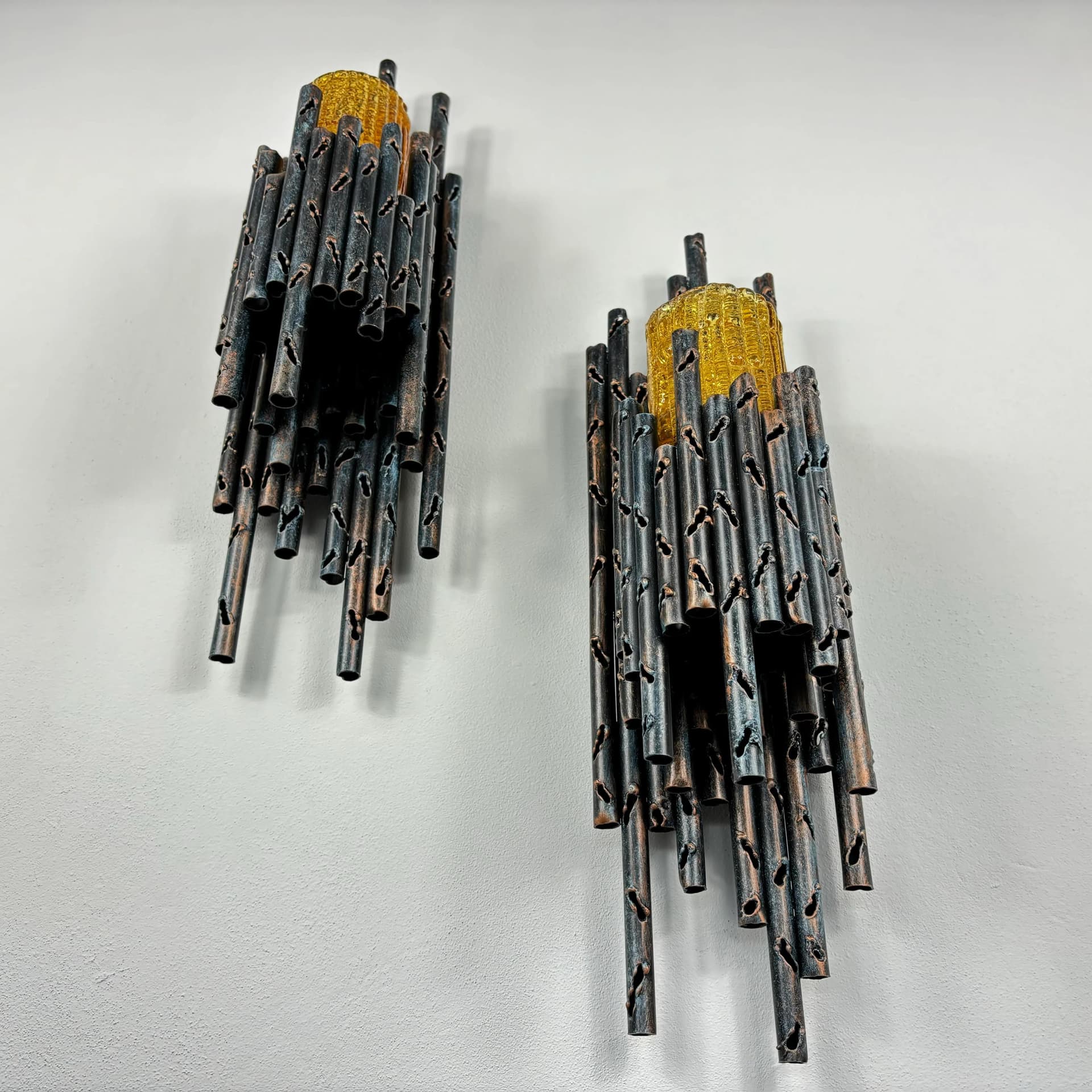 Para kinkietów, stal szara, szkło żółte, proj. M. Fantoni, Włochy, lata 70. - 21110