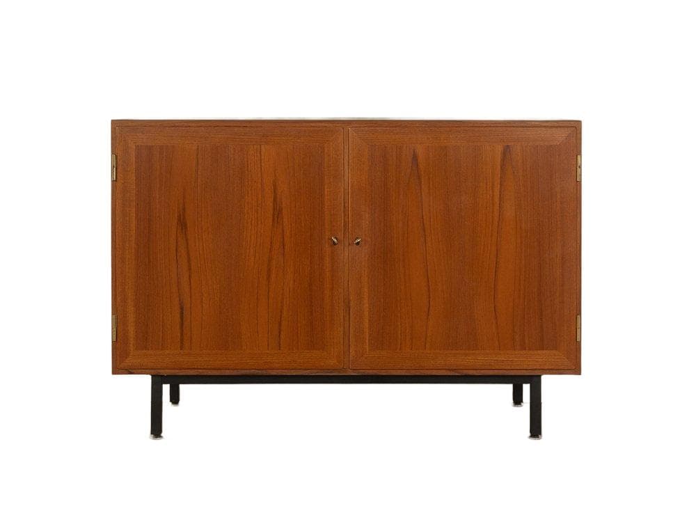Komoda, teak brązowy, stal czarna, proj. P. Hundevad, Hundevad & Co., Dania, lata 60.