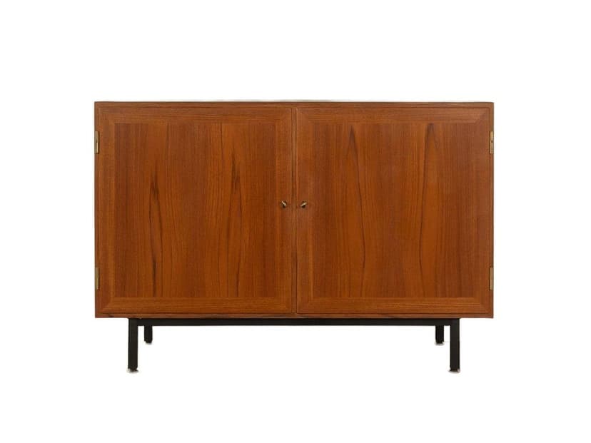 Komoda, teak brązowy, stal czarna, proj. P. Hundevad, Hundevad & Co., Dania, lata 60.