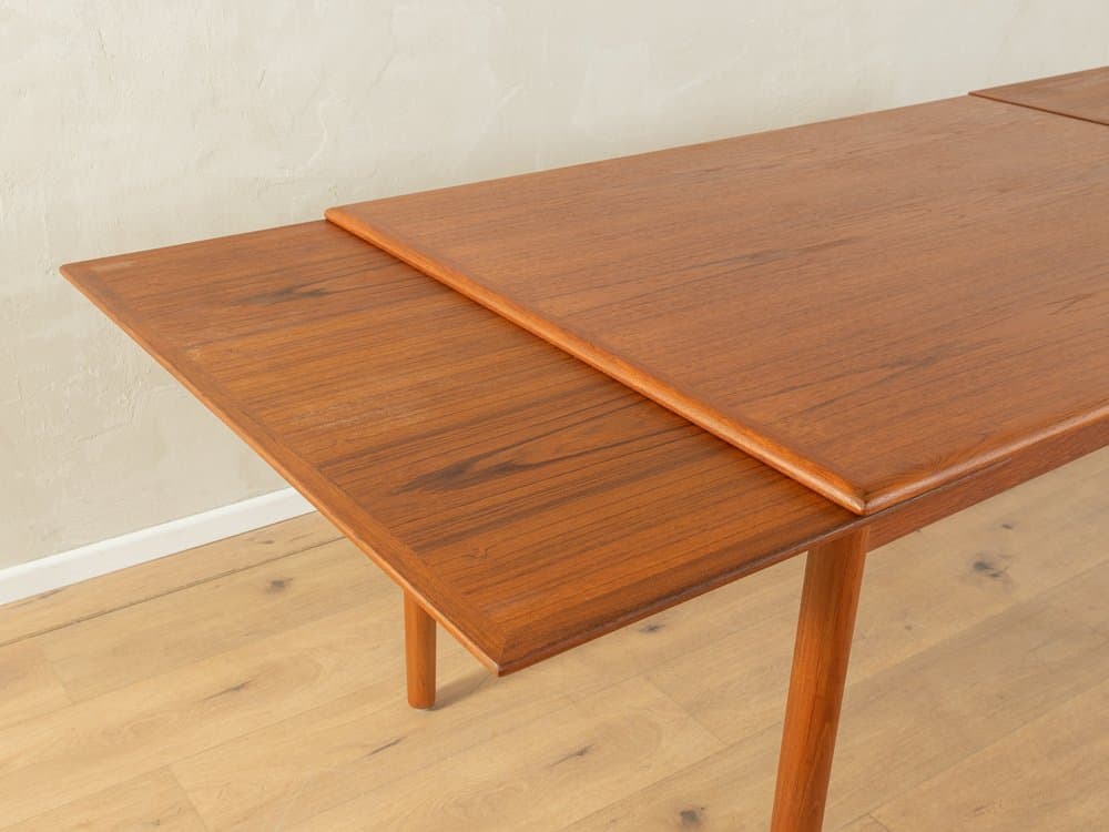 Dining table, brown teak, by P. Hundevad, Denmark, 1960s. - 286174