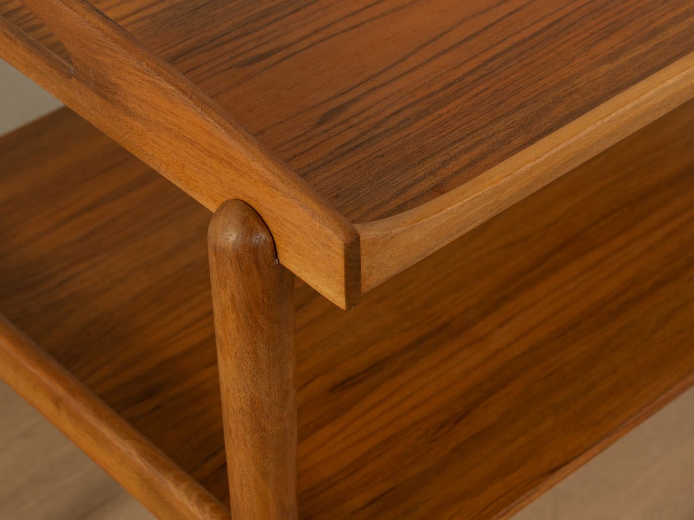 Barek na kółkach, orzech brązowy, mosiądz, Niemcy, lata 60. - 285981