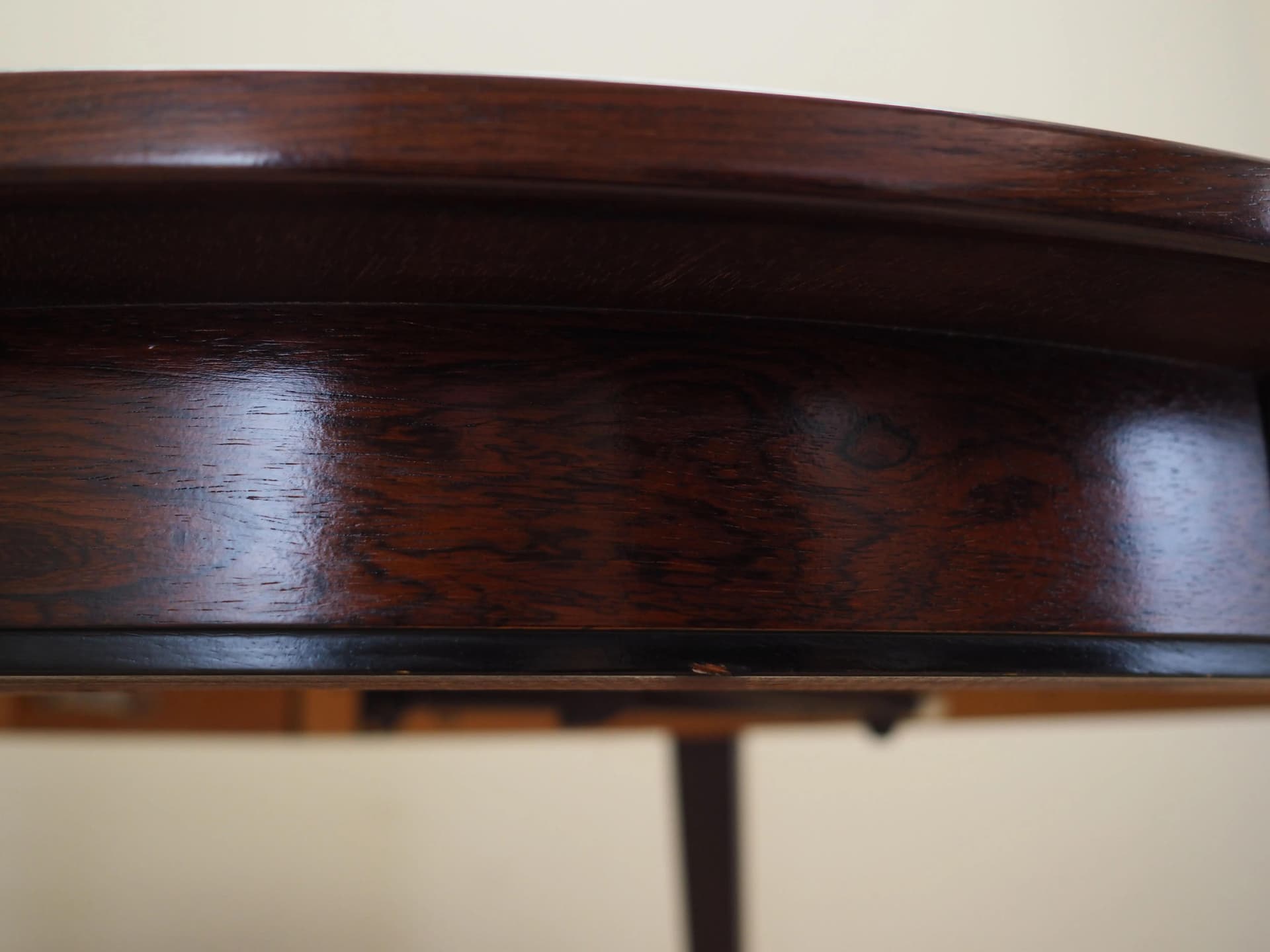 Round table, brown rosewood, Omann Jun, Denmark, 1970s. - 21038