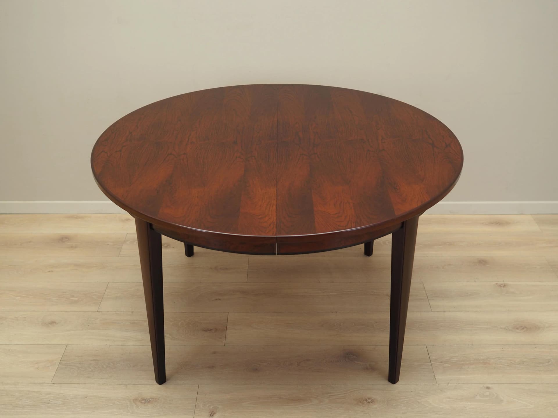 Round table, brown rosewood, Omann Jun, Denmark, 1970s. - 21037