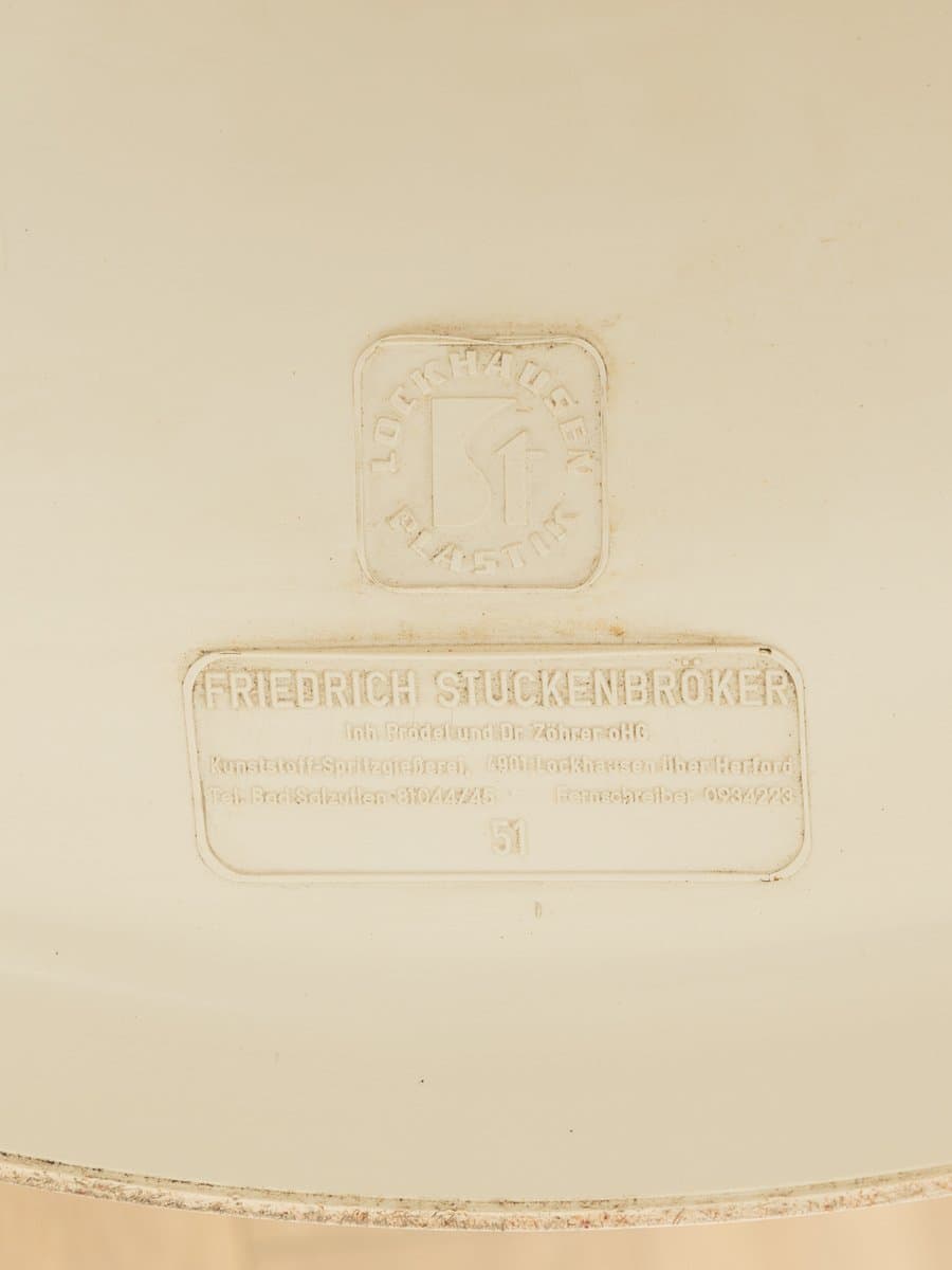 Zestaw trzech stołków barowych, czerwony velvet, plastik biały, stal nierdzewna chromowana, Niemcy, lata 70. - 285798