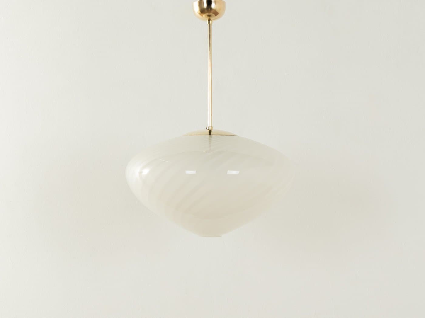 Lampa sufitowa Bauhaus, szkło białe, Niemcy, lata 50. - 285667