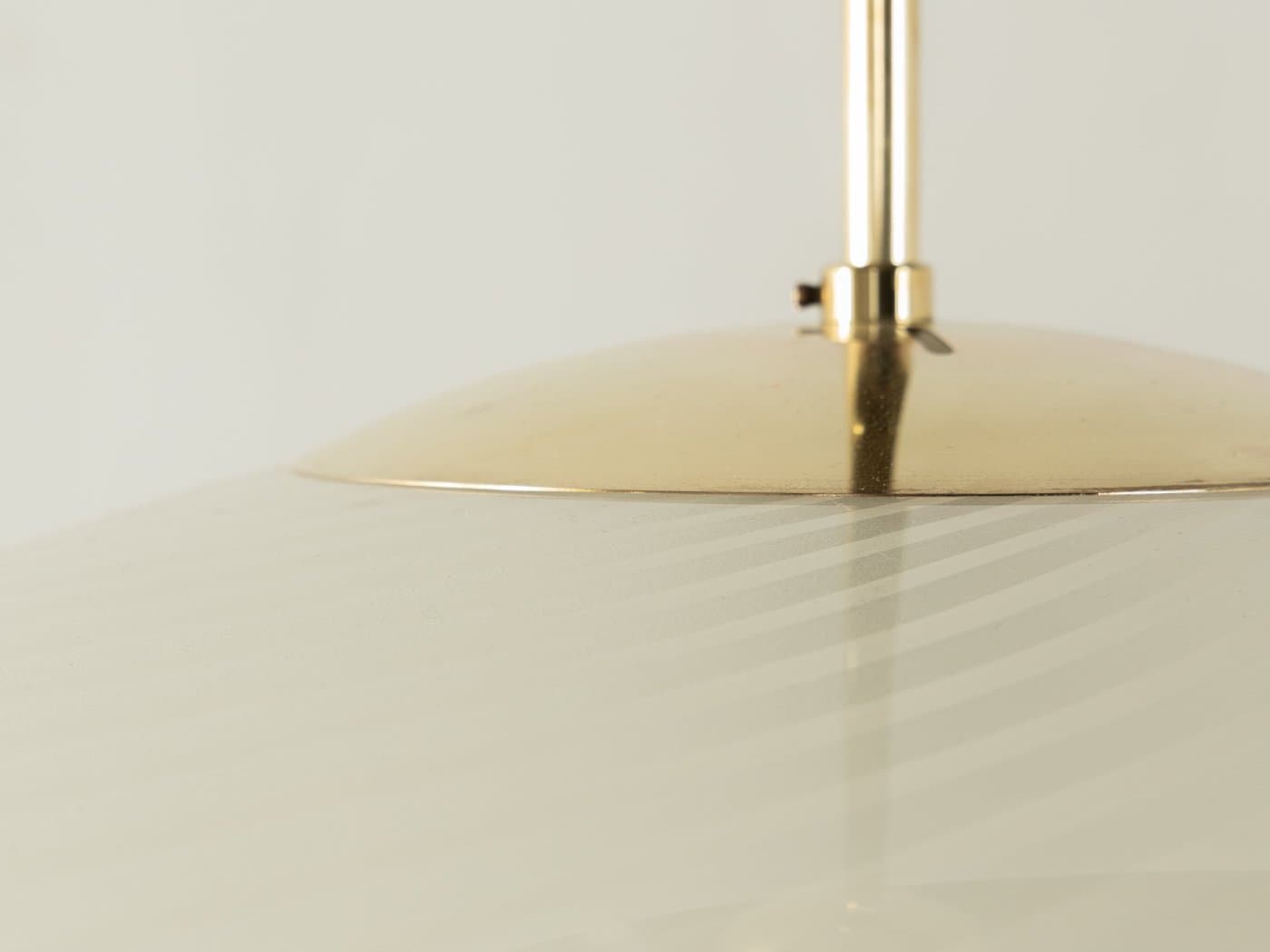 Lampa sufitowa Bauhaus, szkło białe, Niemcy, lata 50. - 285665