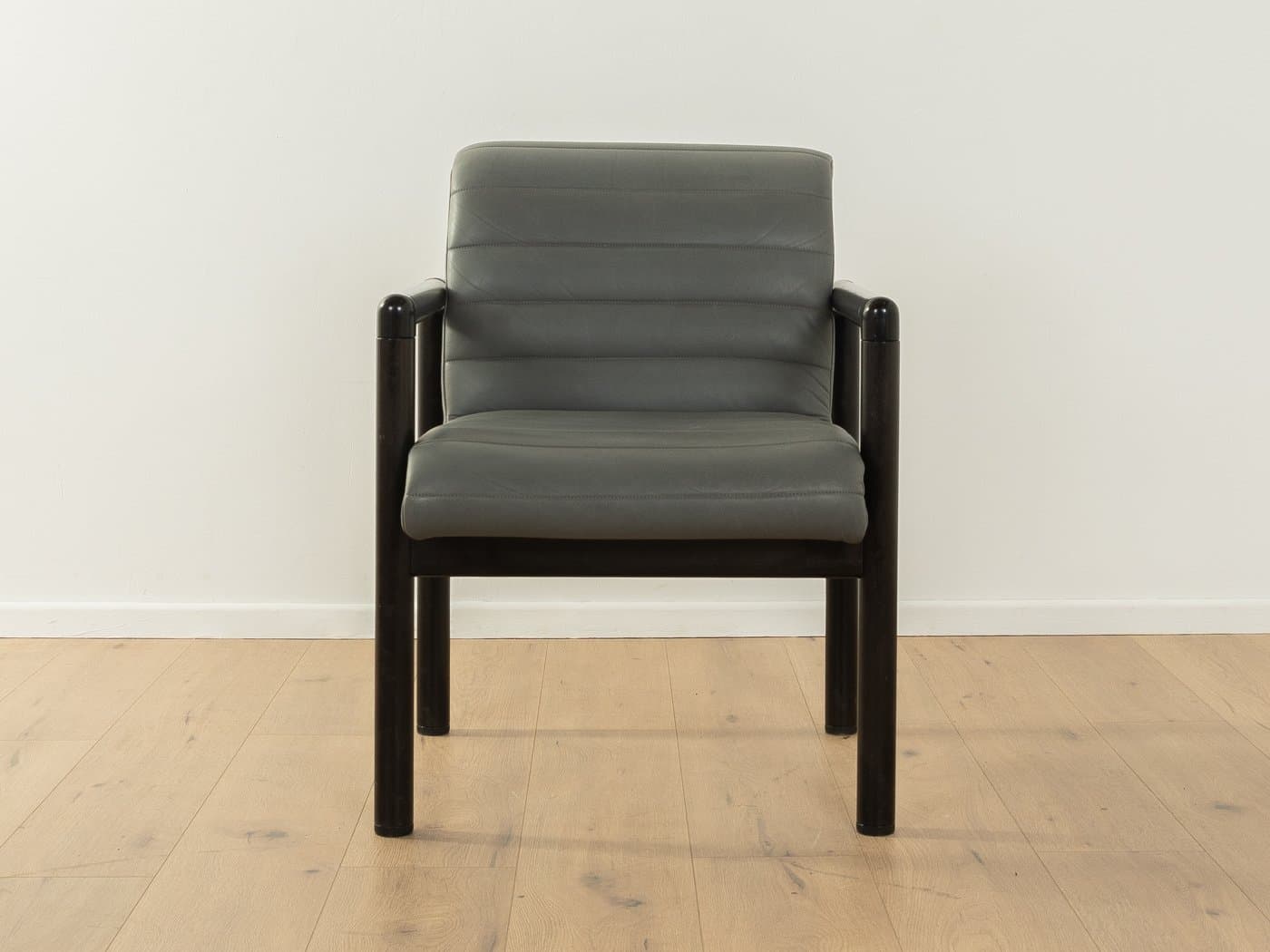 Zestaw czterech krzeseł jadalnianych, skóra szara, drewno czarne, Flötotto, Niemcy, lata 80. - 285642