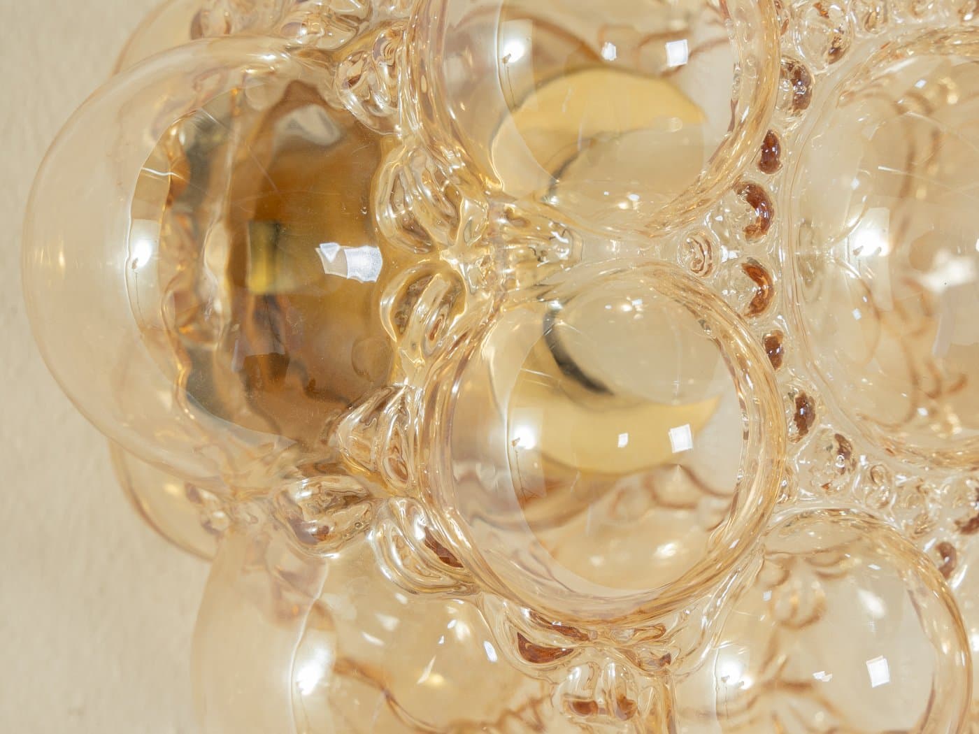 Kinkiet, jasnobursztynowy, szkło, proj. H. Tynell, Limburg, Niemcy, lata 60. - 285578