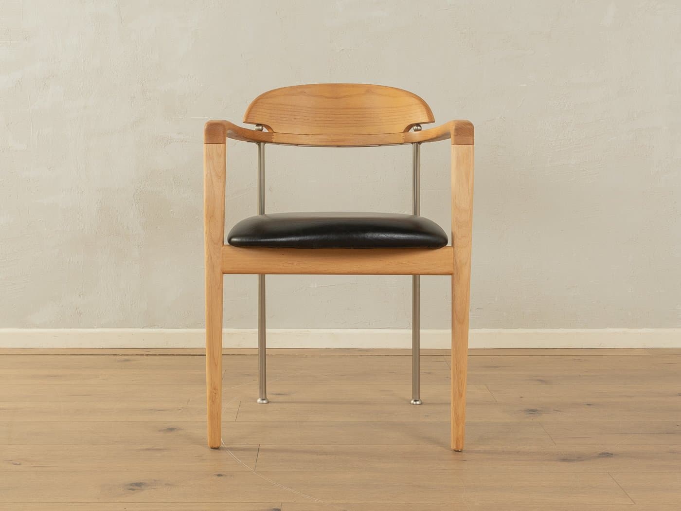 Zestaw czterech krzeseł do jadalni, czereśnia brązowa, skóra czarna, stal, Niemcy, lata 90. - 285478