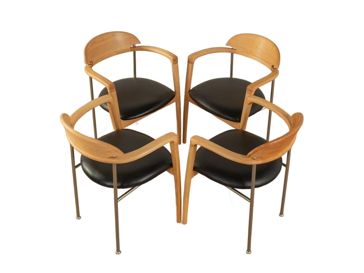 Zestaw czterech krzeseł do jadalni, czereśnia brązowa, skóra czarna, stal, Niemcy, lata 90.