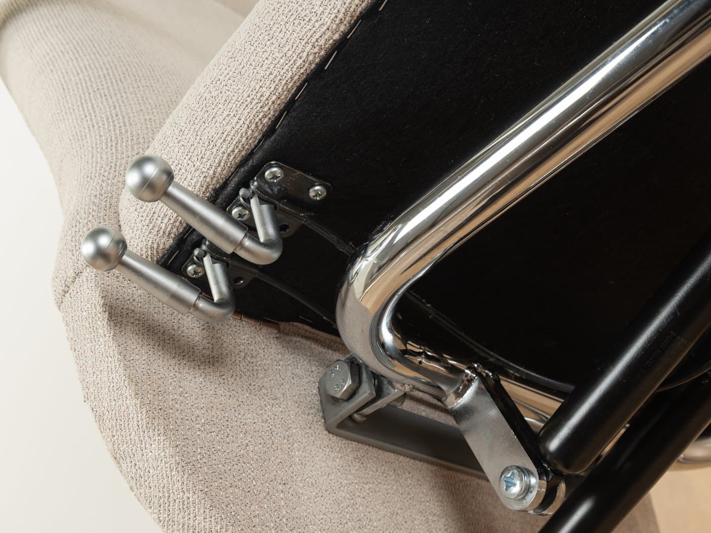 Fotel Fino, beżowy, stal chromowana, proj. F. Fertig, Niemcy, lata 80. - 285311