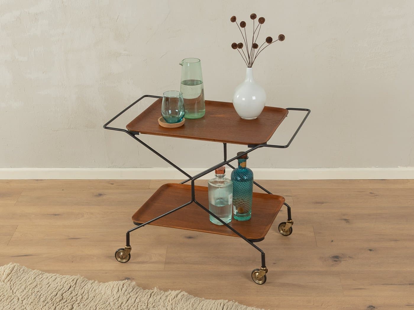 Barek na kółkach, teak brązowy, metal czarny, mosiądz, Niemcy, lata 60. - 285276