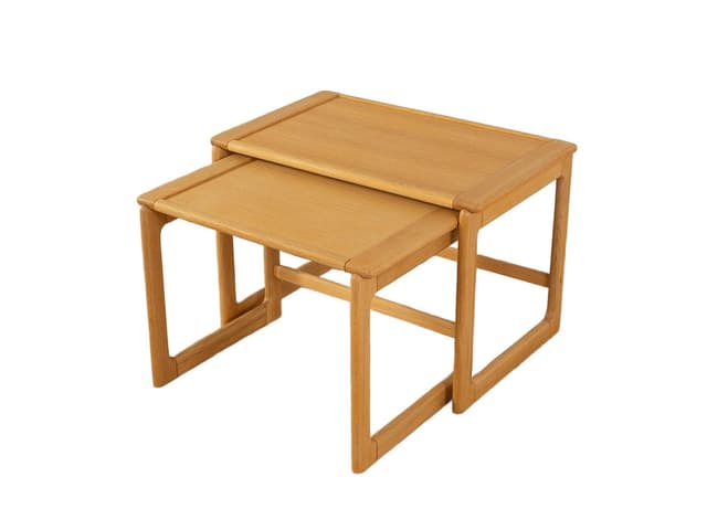 Zestaw dwóch stolików typu nesting, dąb brązowy, Dania, lata 60. - WYMIARY