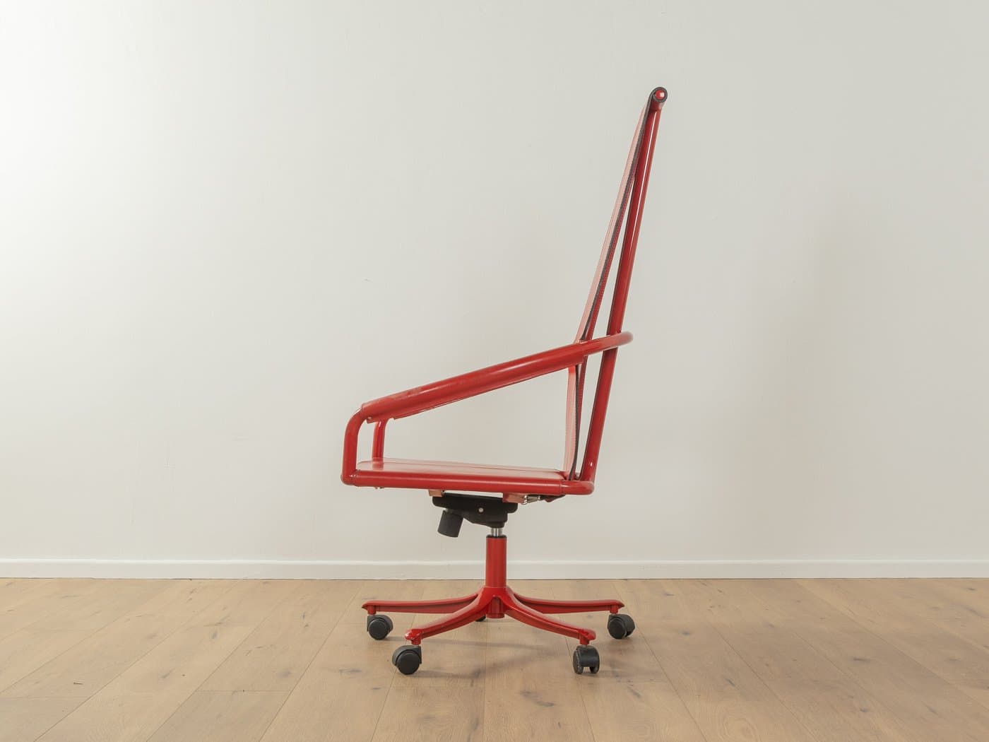 Fotel biurowy postmodernistyczny, skóra czerwona, stal czerwona, Włochy, lata 80. - 285152