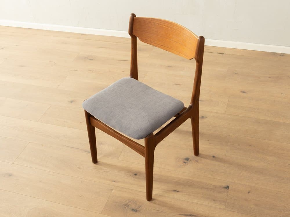 Zestaw czterech krzeseł jadalnianych, teak, tkanina jasnoszara, Niemcy, lata 60. - 284562