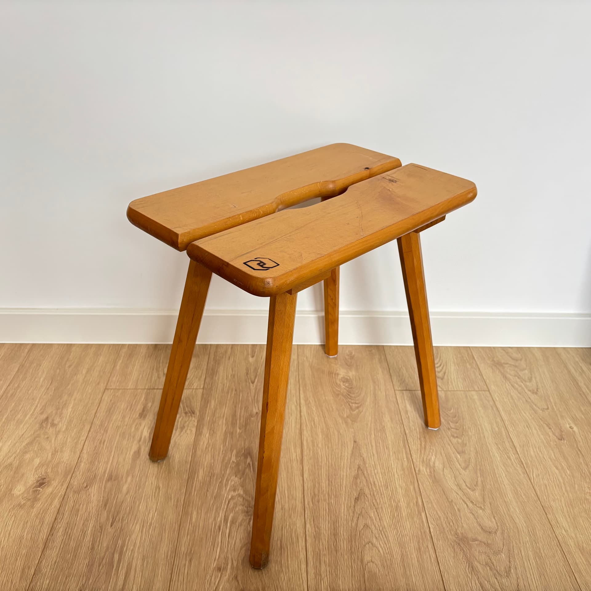 Stołek skandynawski, buk brązowy, Dania, lata 80. - 287090