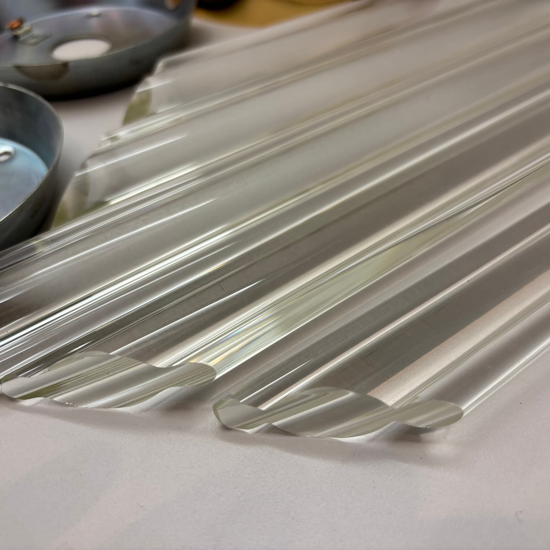 Para kinkietów, przezroczyste szkło, mosiądz złoty, Hiszpania, lata 90. - 287245