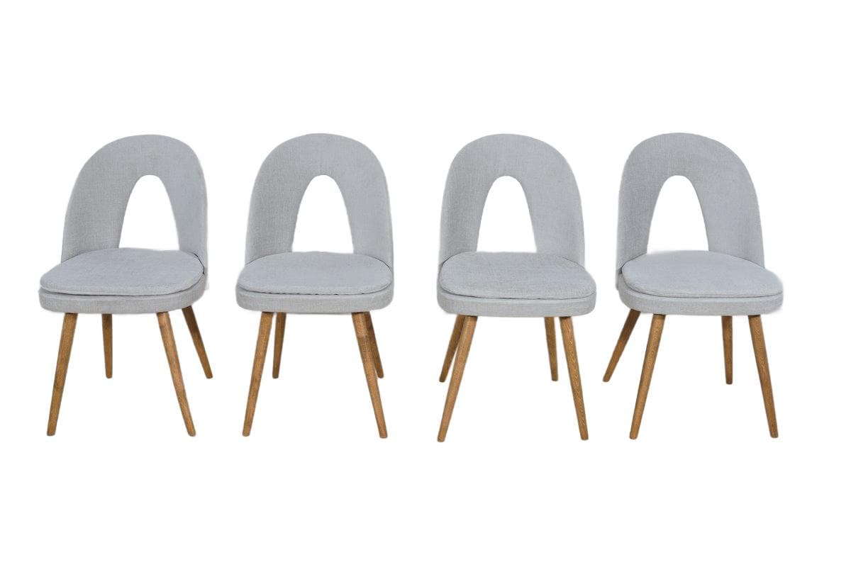 Komplet czterech krzeseł, tapicerka szara, drewno dąb, proj. A. Suman, Tatra Nabytok, Czechy, lata 60.