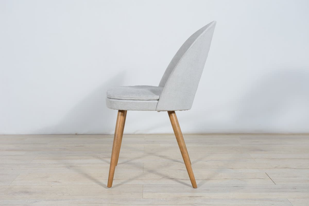 Komplet czterech krzeseł, tapicerka szara, drewno dąb, proj. A. Suman, Tatra Nabytok, Czechy, lata 60. - 287255