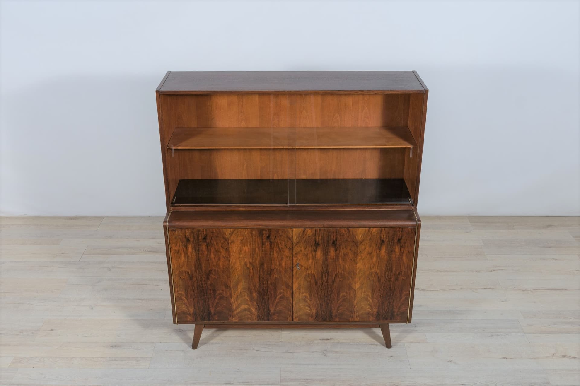 Komoda, dąb brązowy, orzech brązowy, proj. B. Landsman, Jitona, Czechosłowacja, lata 60. - 287298