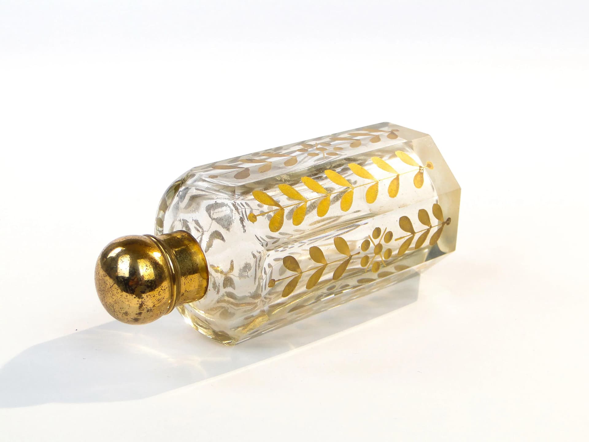 Perfume Bottle, transparent crystal, gilt, Baccarat, France, early 20th c. - 287365